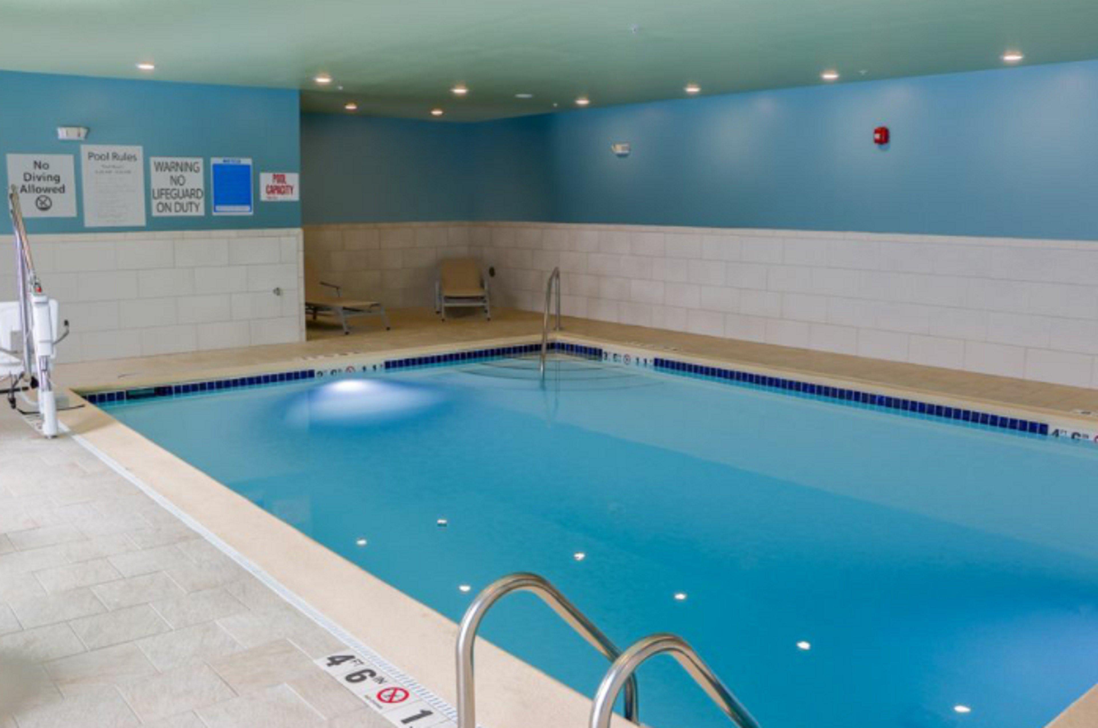Holiday Inn Express & Suites - Detroit North - Roseville By Ihg المظهر الخارجي الصورة