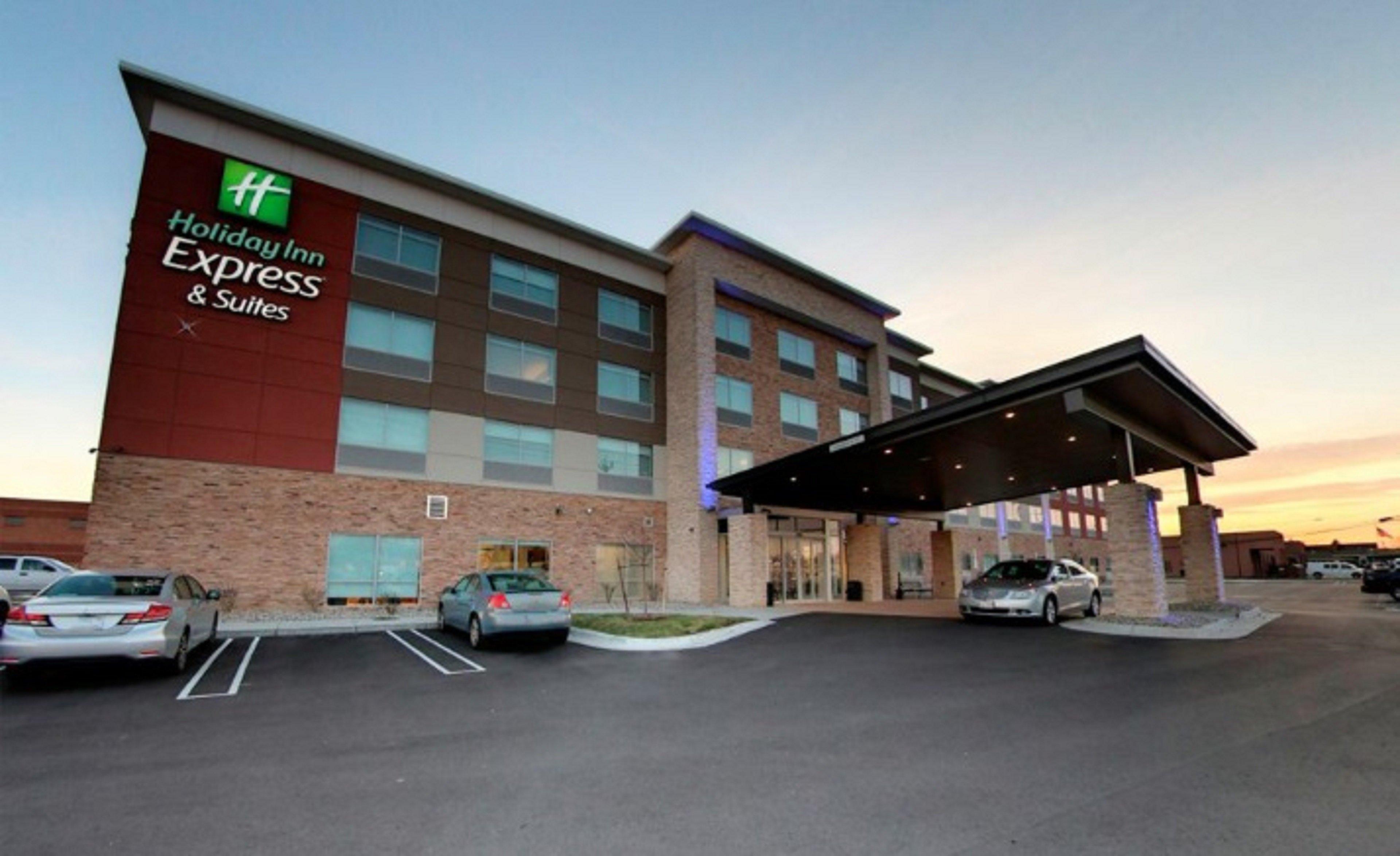 Holiday Inn Express & Suites - Detroit North - Roseville By Ihg المظهر الخارجي الصورة