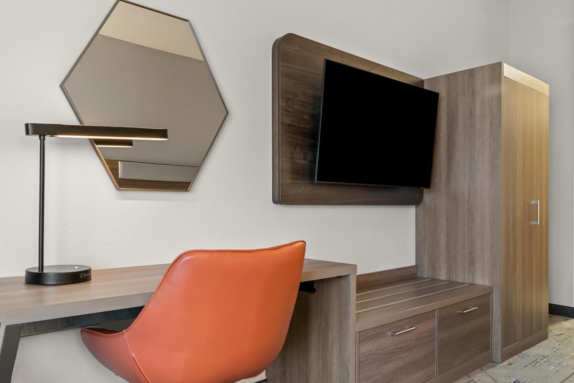 Holiday Inn Express & Suites - Detroit North - Roseville By Ihg المظهر الخارجي الصورة